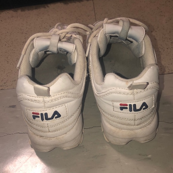Size 6.5 Big Kids White FILAs (7.5 women’s) - Picture 2 of 5